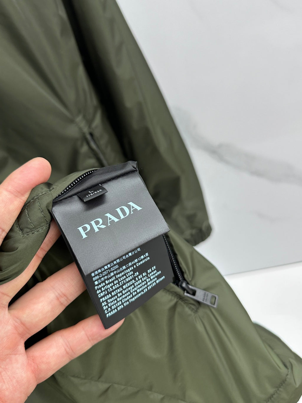 Prada Unisex Winter 2026 Black Reversible Stand-Collar Padded Jacket